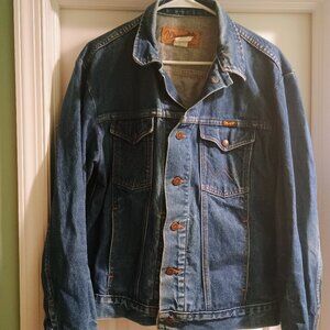 Wrangler Men's Large Vintage Denim Blue Jean Jacket Made in Usa